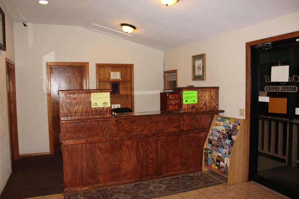 Oak Hill Inn And Suites Tahlequah Bagian luar foto