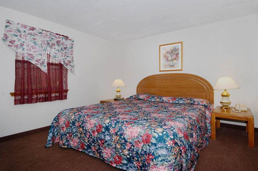 Oak Hill Inn And Suites Tahlequah Bagian luar foto