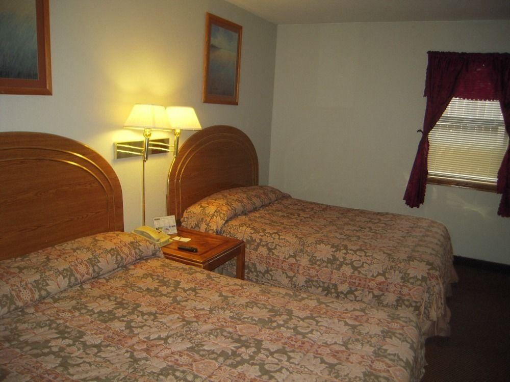 Oak Hill Inn And Suites Tahlequah Bagian luar foto