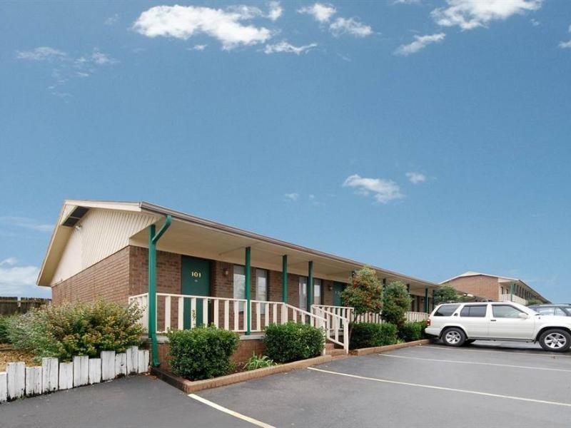 Oak Hill Inn And Suites Tahlequah Bagian luar foto