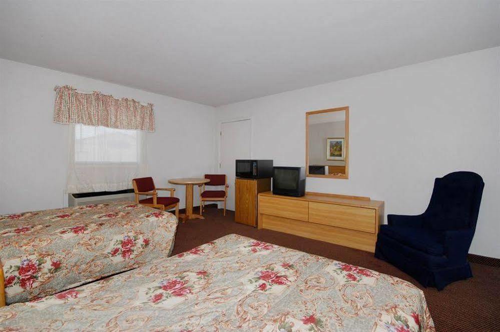 Oak Hill Inn And Suites Tahlequah Bagian luar foto